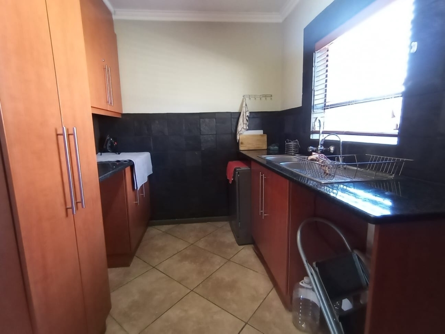 6 Bedroom Property for Sale in Vredefort Free State
